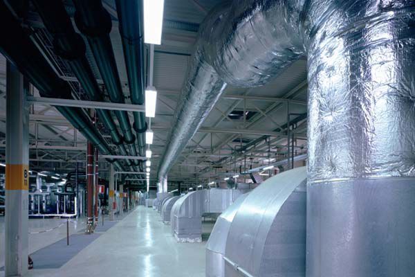 Limpieza industrial de maquinaria y naves de producción por COLIMSI